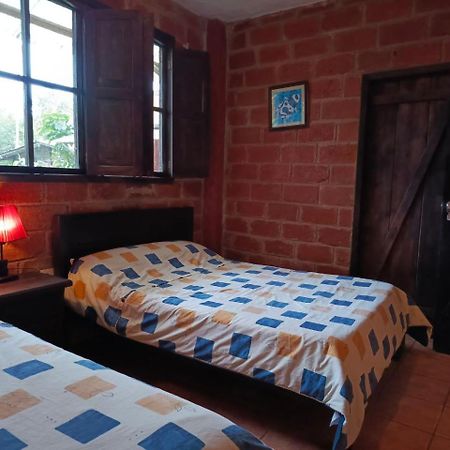 Hosteria Sapos Y Ranas Milpe Eksteriør billede
